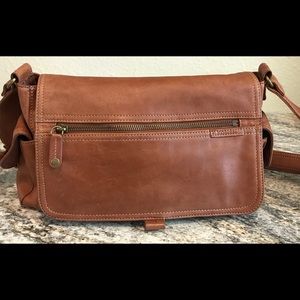 Fossil Genuine Leather Shoulder Bag.